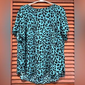 Torrid Turquoise Animal Print Blouse - Size 2 EUC - Alt Fashion - Plus Size Punk